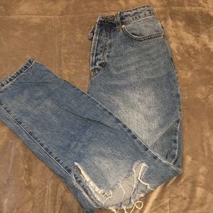 FOREVER 21  ripped mom jeans